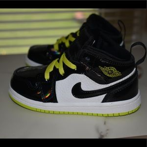 Jordan 1 mid size 8c
